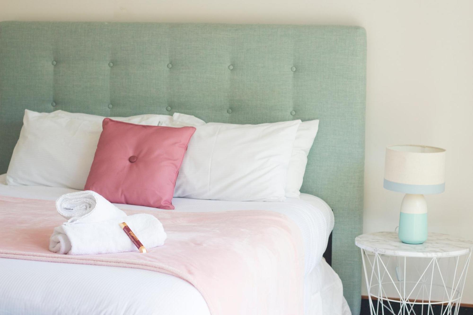 Aston Norwood Chalets Upper Hutt Bagian luar foto