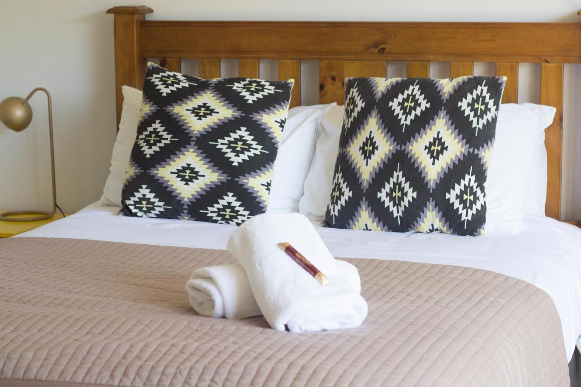 Aston Norwood Chalets Upper Hutt Bagian luar foto